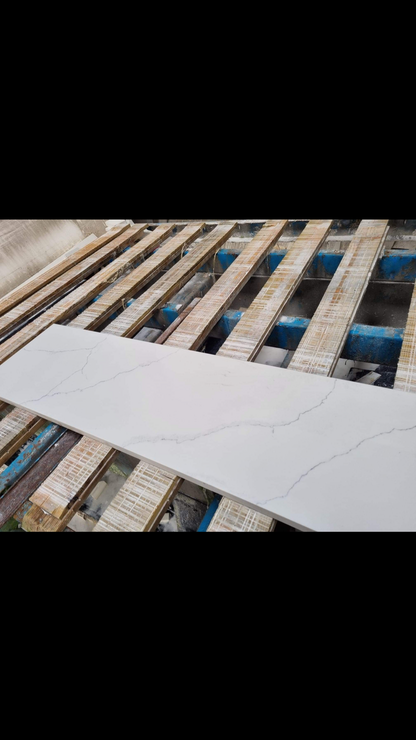 Quartz, for vanities up to 80 cm wide