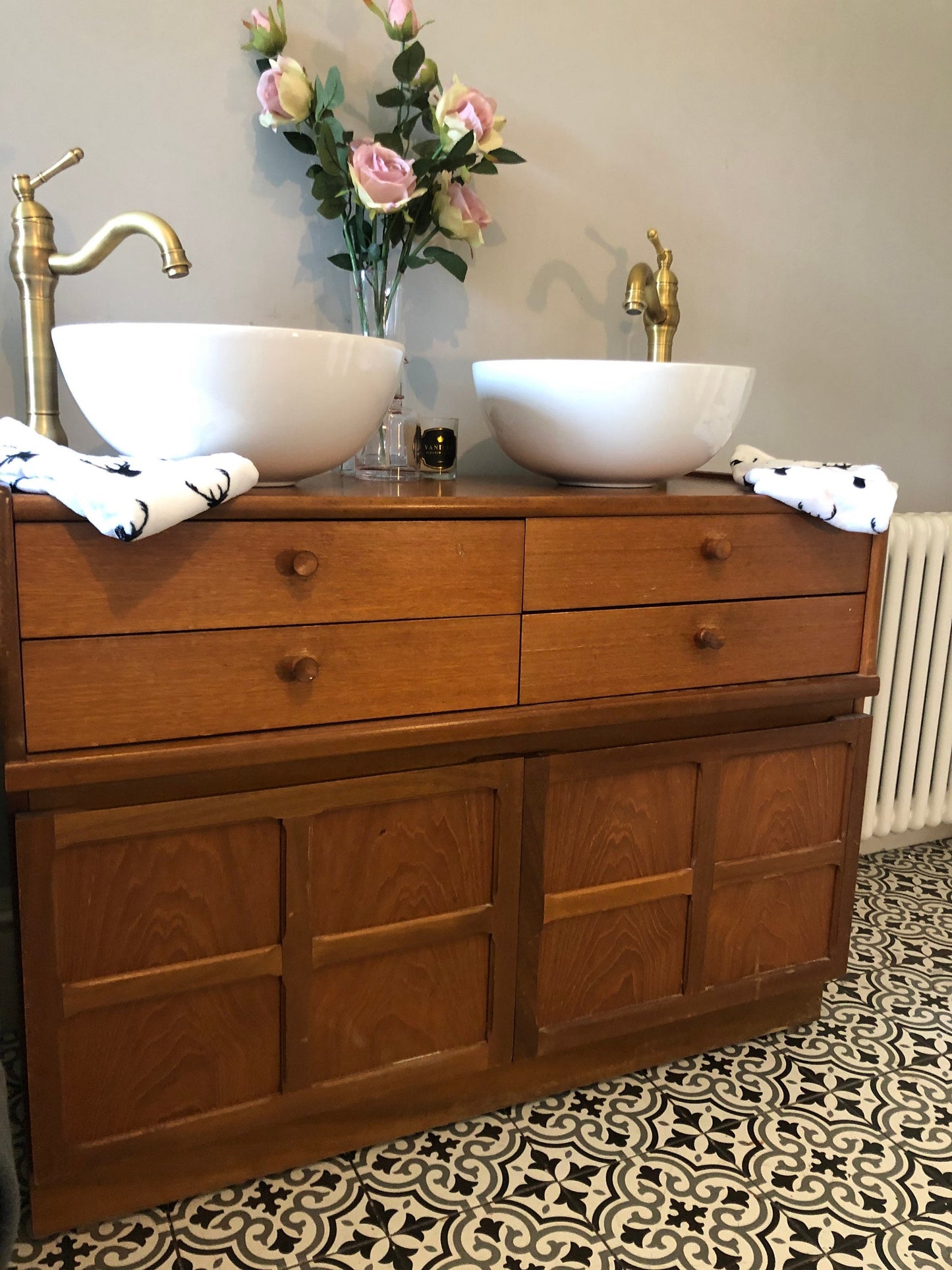 Very special Nathan double vanity